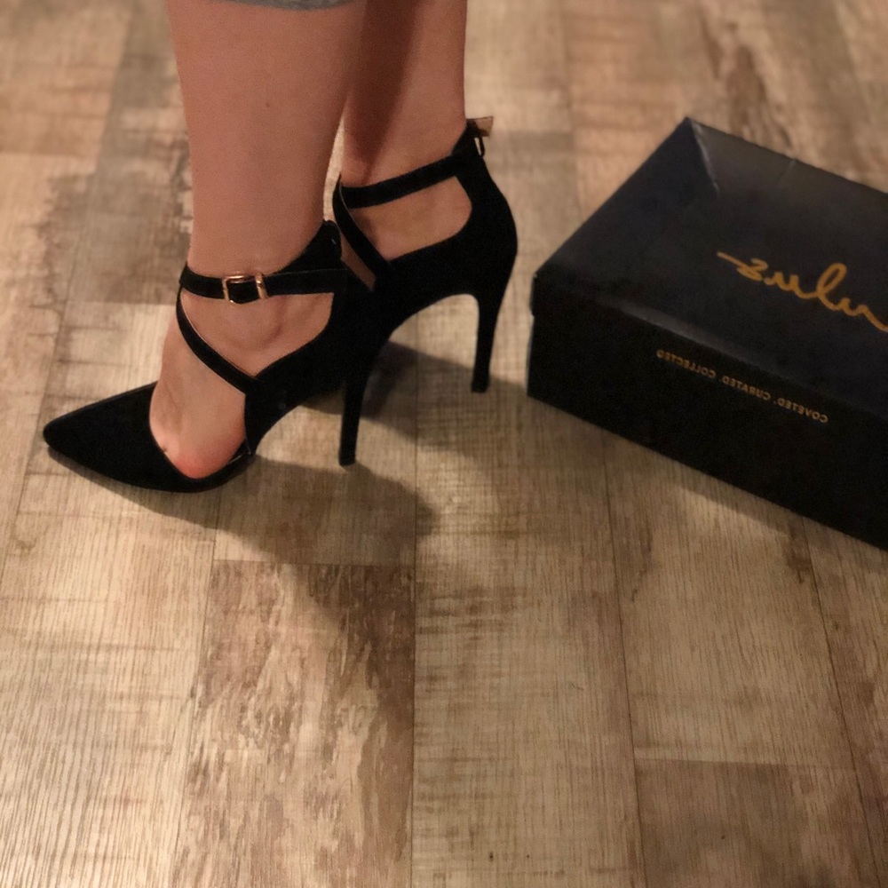 Lulus Black Suede 👠 👠